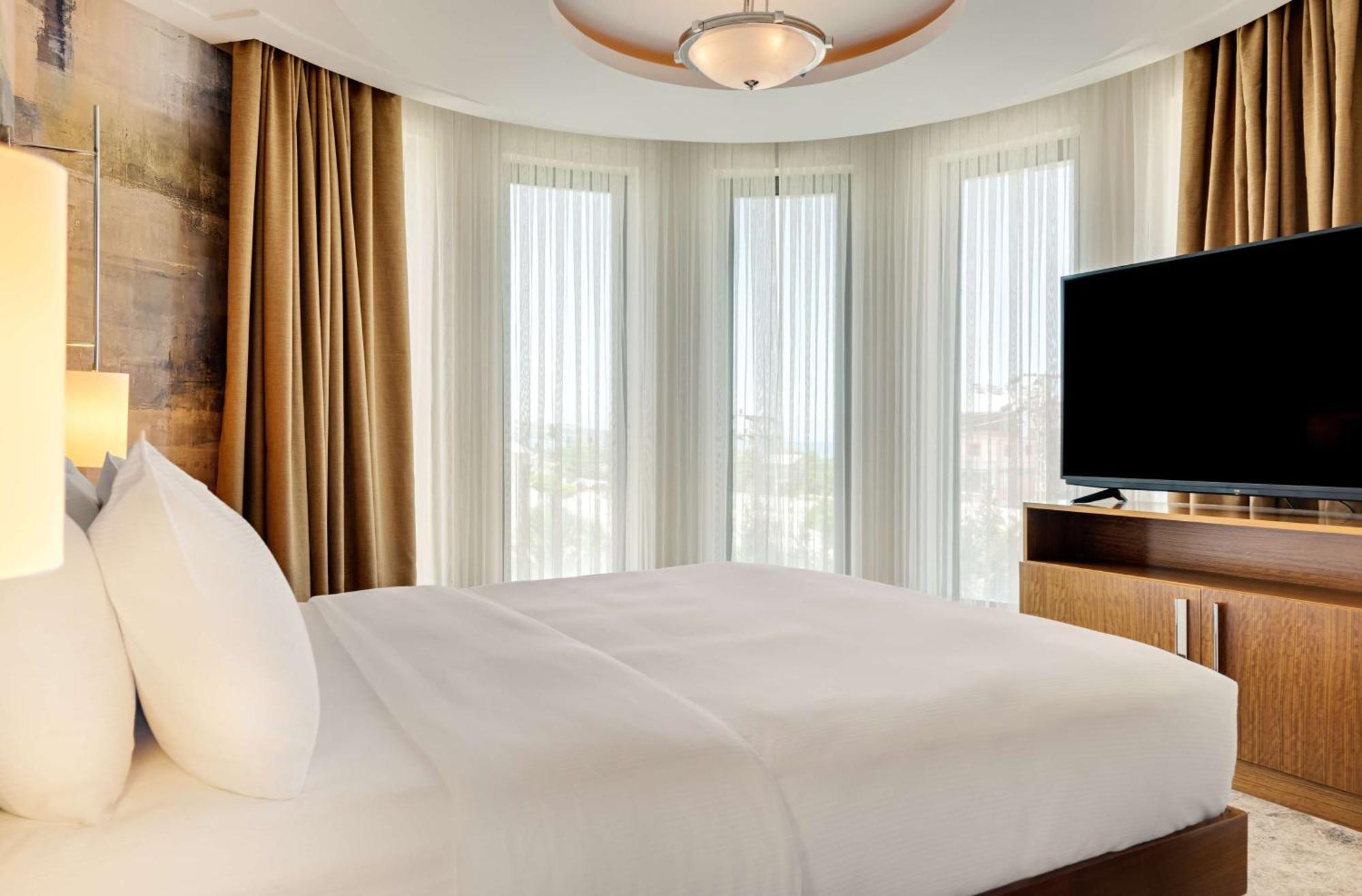 Doubletree By Hilton Van Luaran gambar