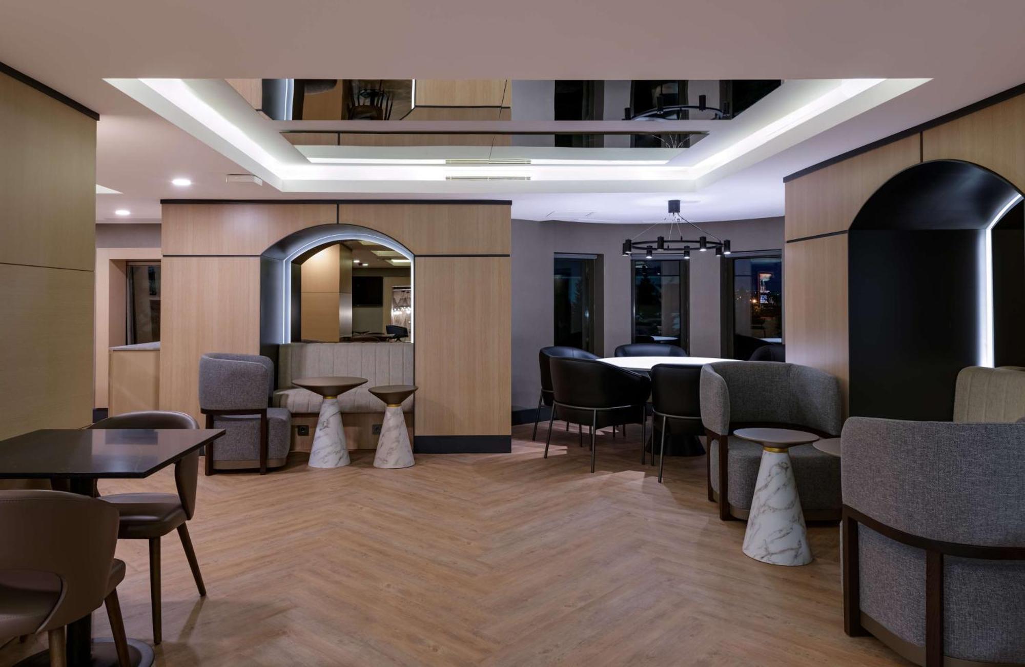 Doubletree By Hilton Van Luaran gambar