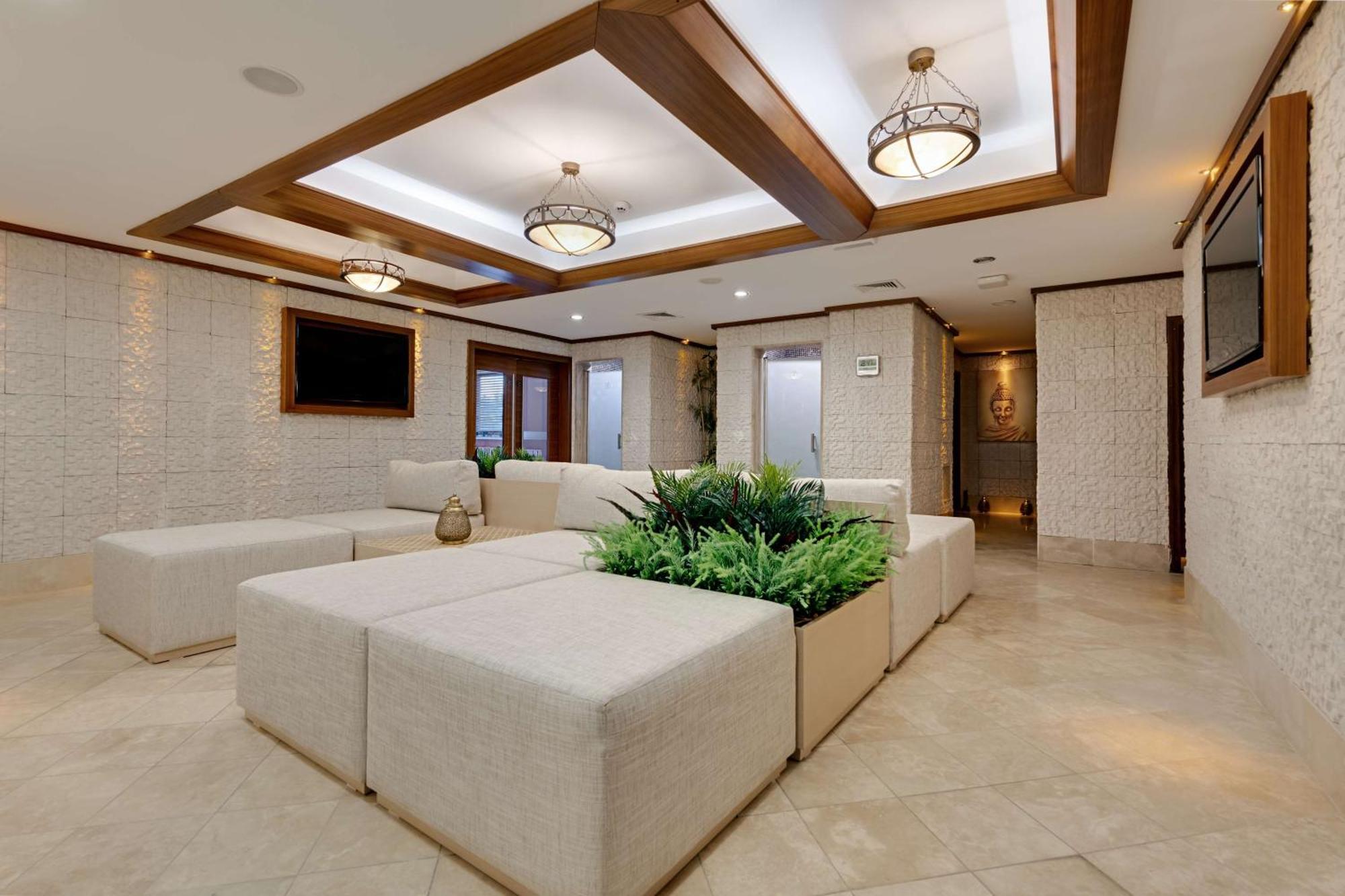 Doubletree By Hilton Van Luaran gambar