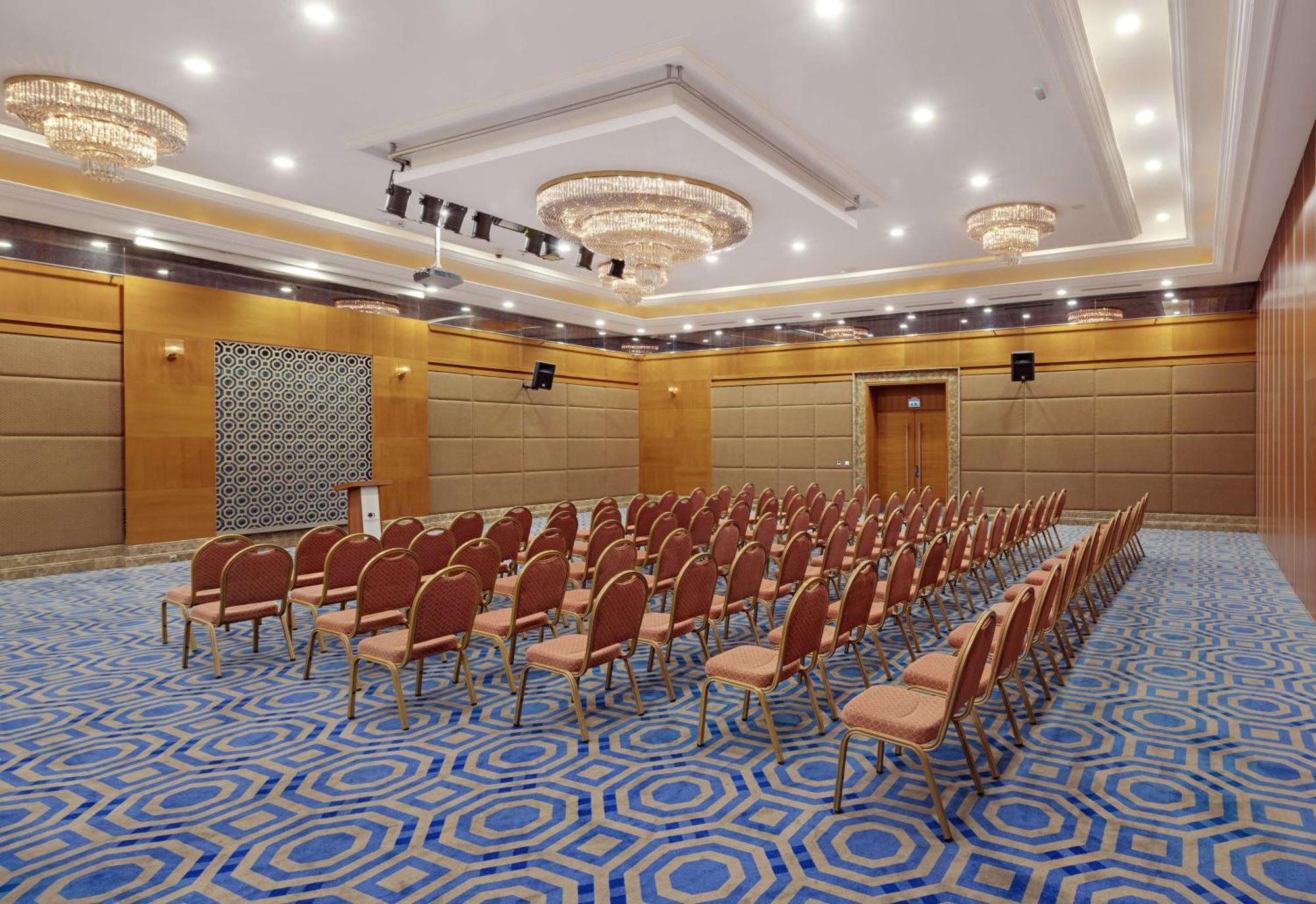 Doubletree By Hilton Van Luaran gambar