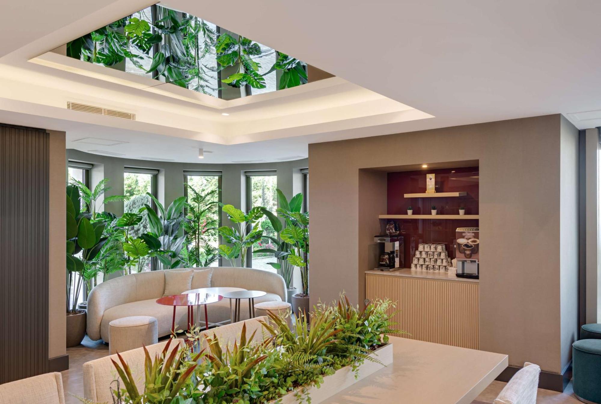 Doubletree By Hilton Van Luaran gambar
