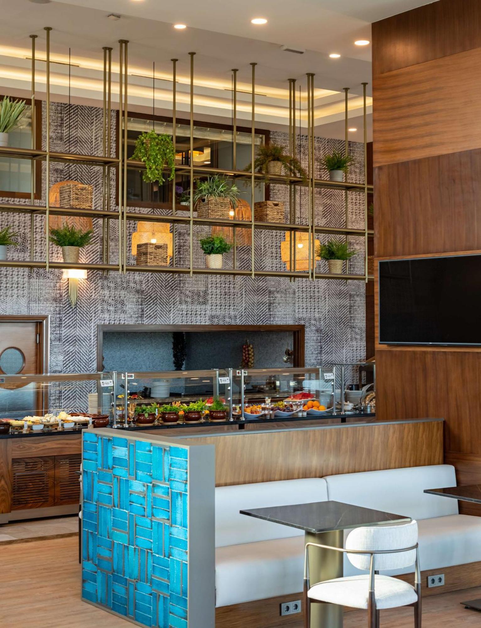 Doubletree By Hilton Van Luaran gambar